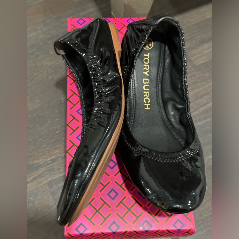 Tory Burch black naplak ballet size 7.5 runs small usually wear a size 7.